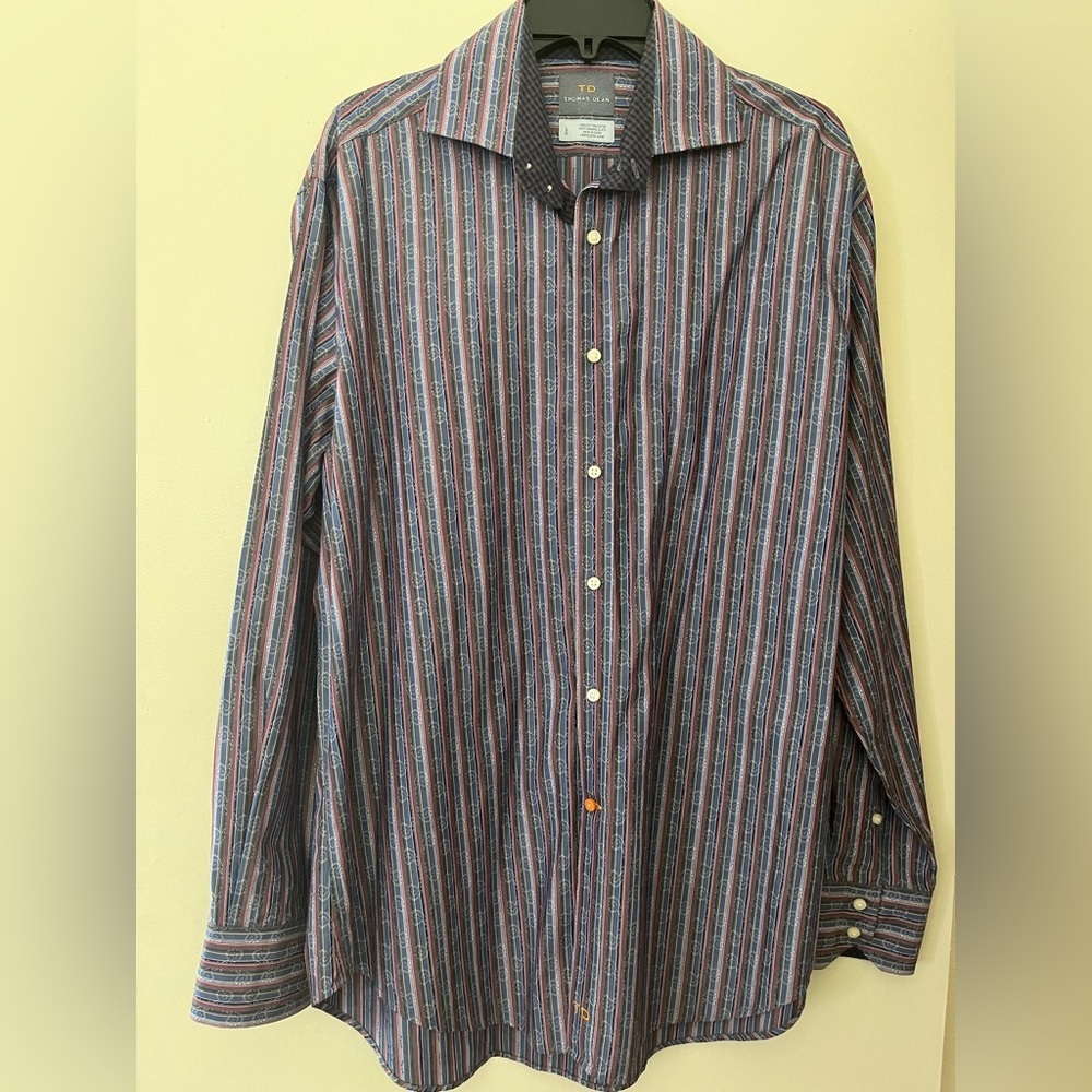 THOMAS DEAN Men’s blue/red/gray/lt. gray striped button down dress shirt.